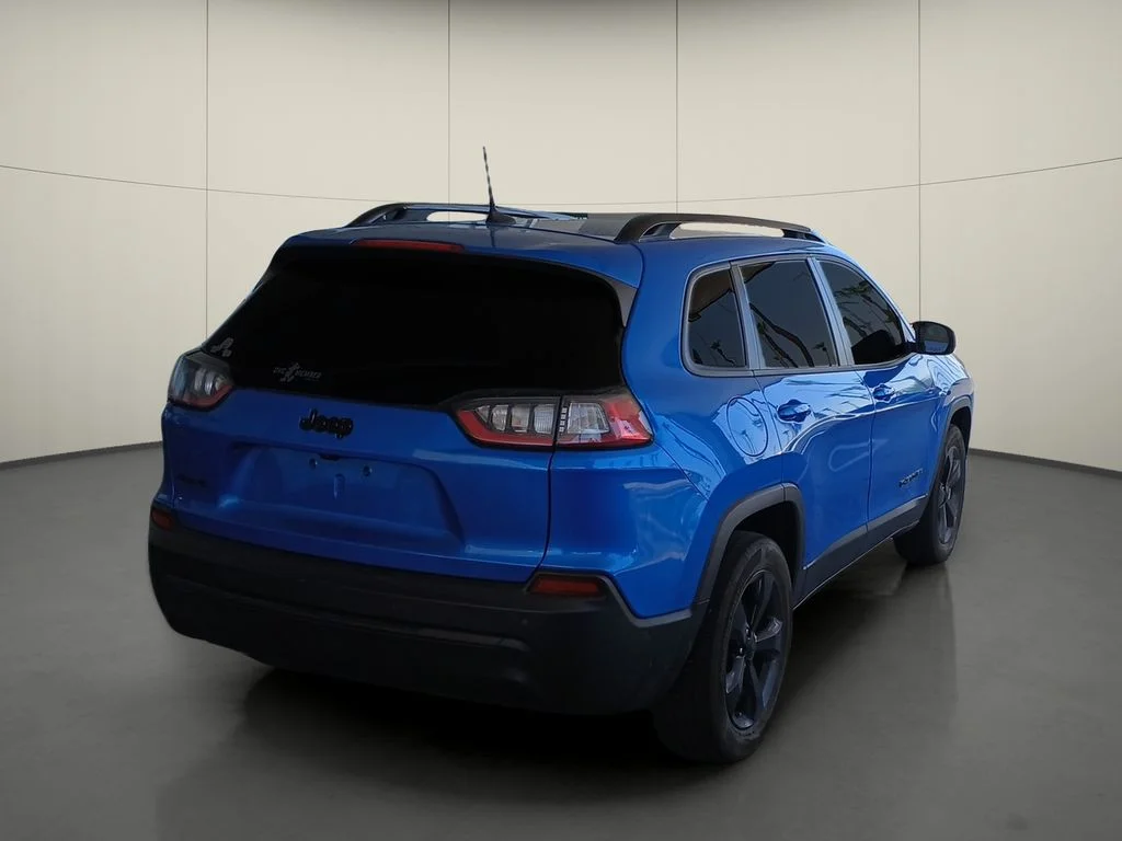 Used 2023 Blue Jeep Altitude image 7