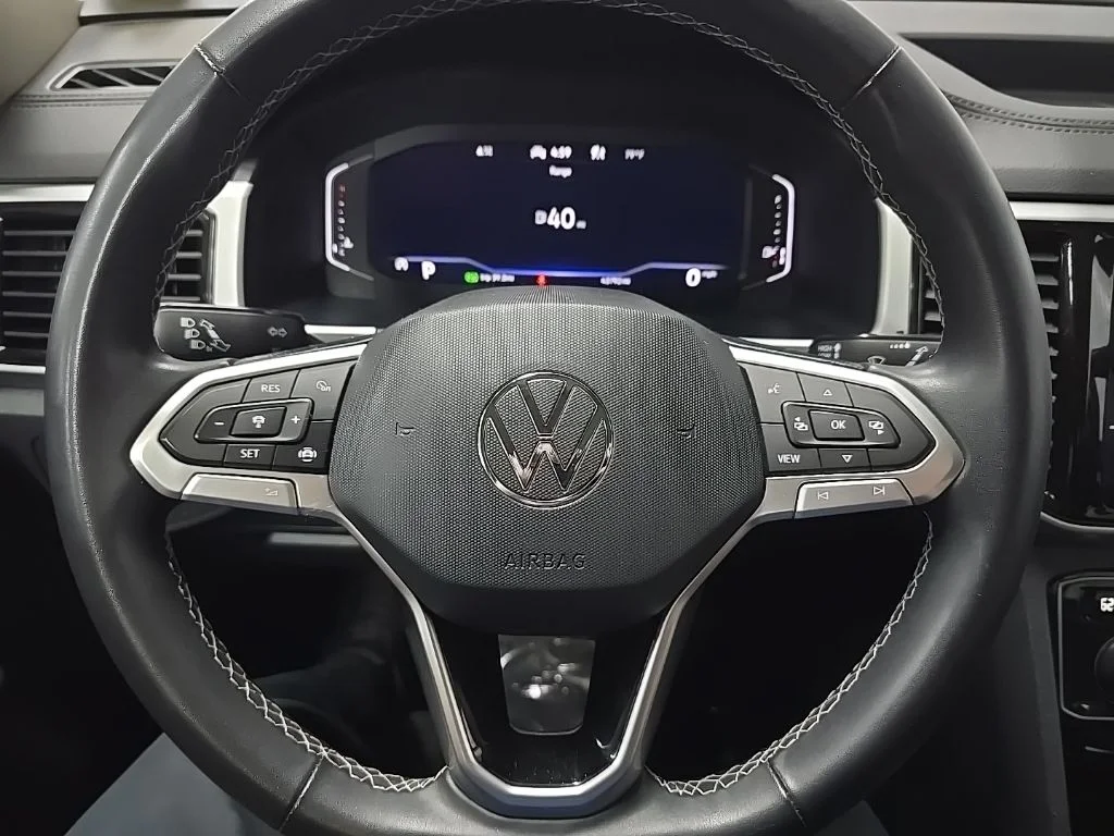 Used 2022 Gray Volkswagen 3.6L V6 SE w/Technology image 19