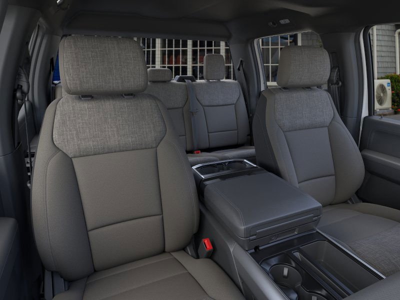 Used 2025 Oxford White Ford XLT image 10