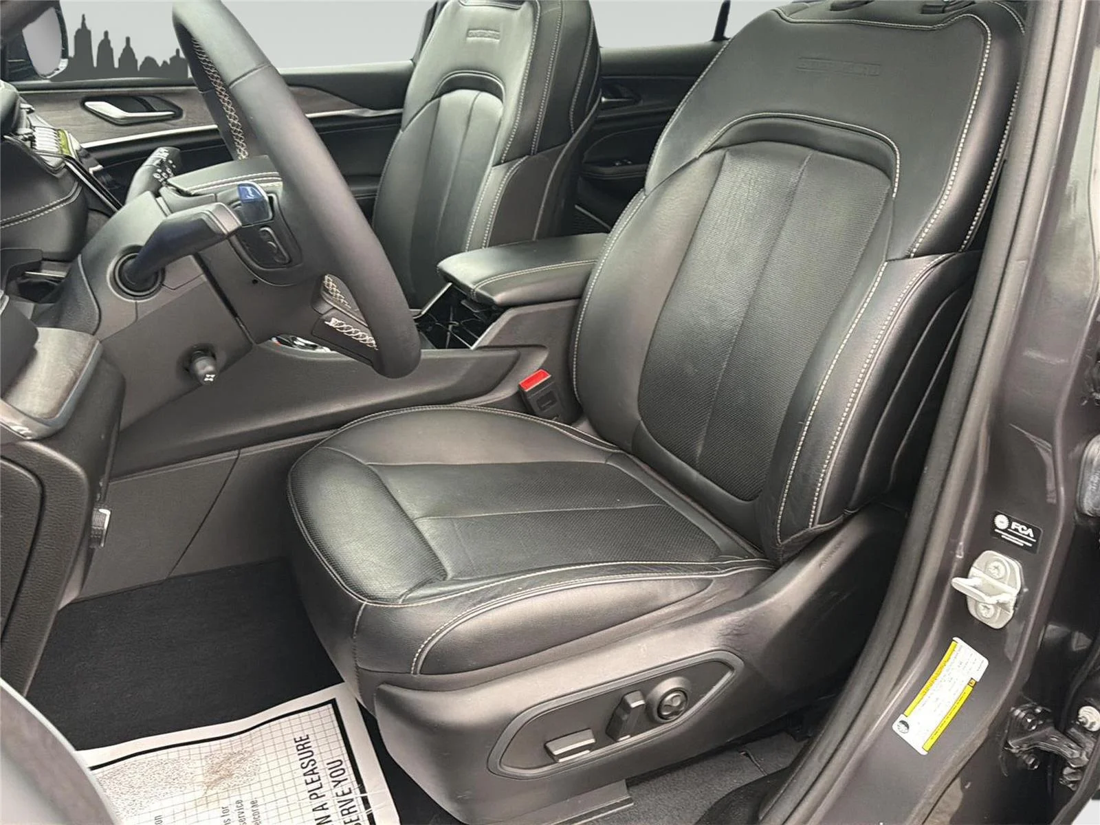 Used 2023 Baltic Gray Metallic Clearcoat Jeep Overland image 11