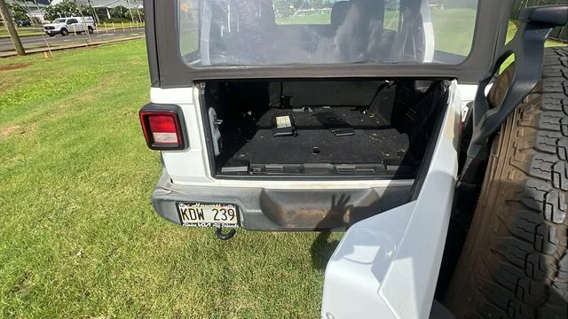 Used 2019 White Jeep Unlimited Sport image 10