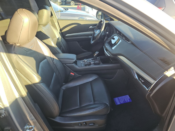 Used 2023 Silver Cadillac Premium Luxury image 14