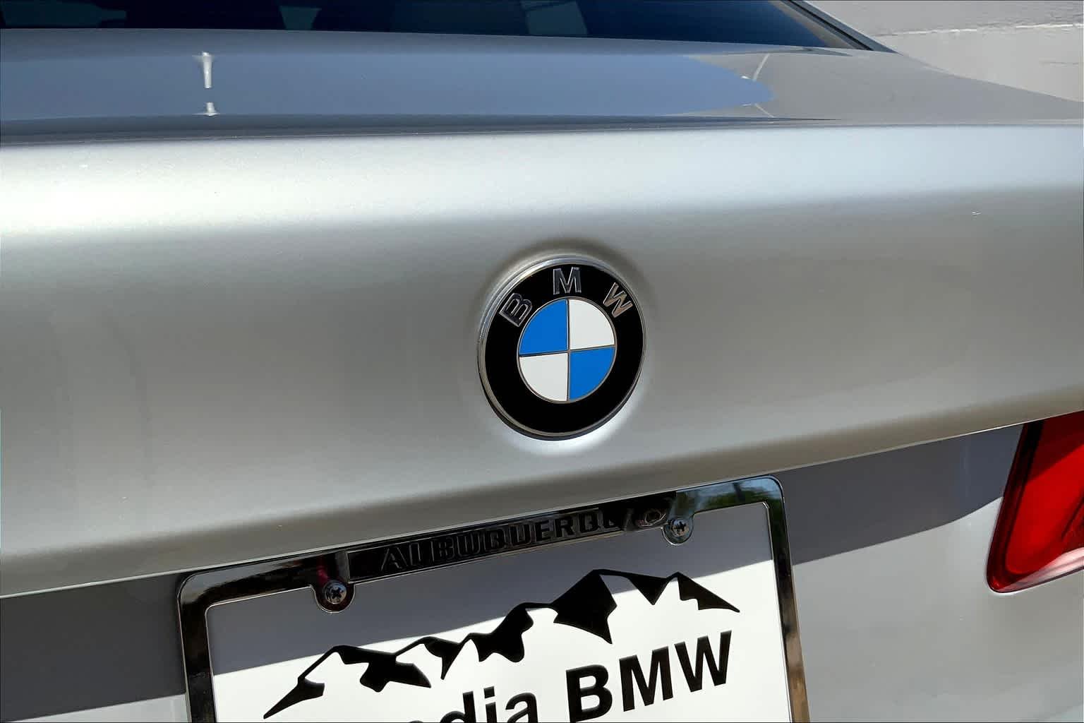 Used 2018 Glacier Silver Metallic BMW 530i image 9