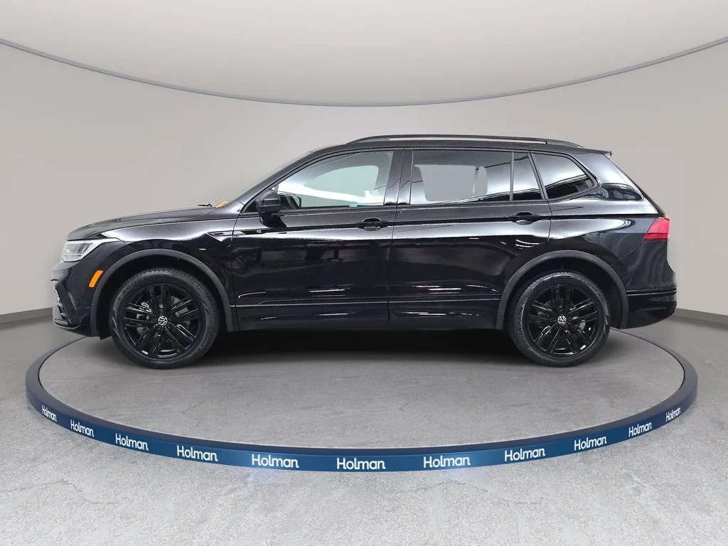 Used 2022 Deep Black Volkswagen 2.0T SE R-Line Black image 9