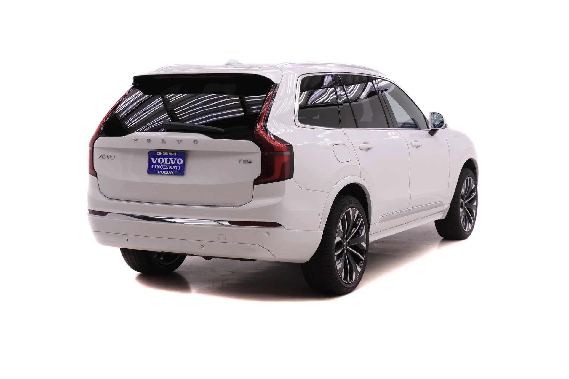 New 2026 White Volvo T8 Ultra image 4