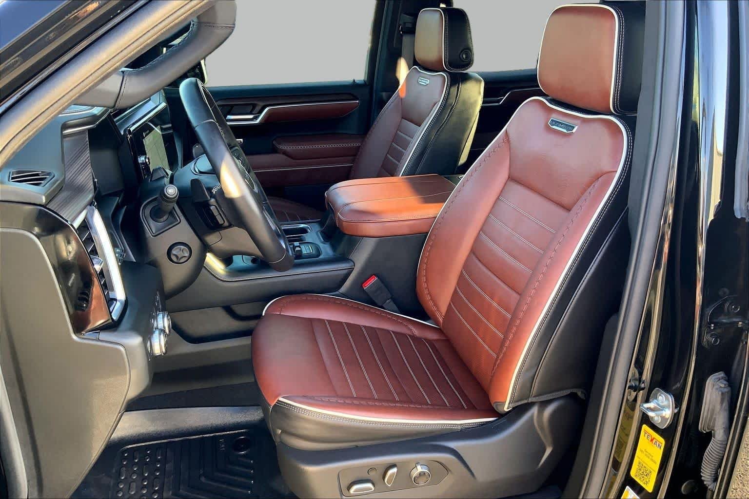 Used 2025 Onyx Black GMC Denali Ultimate image 8