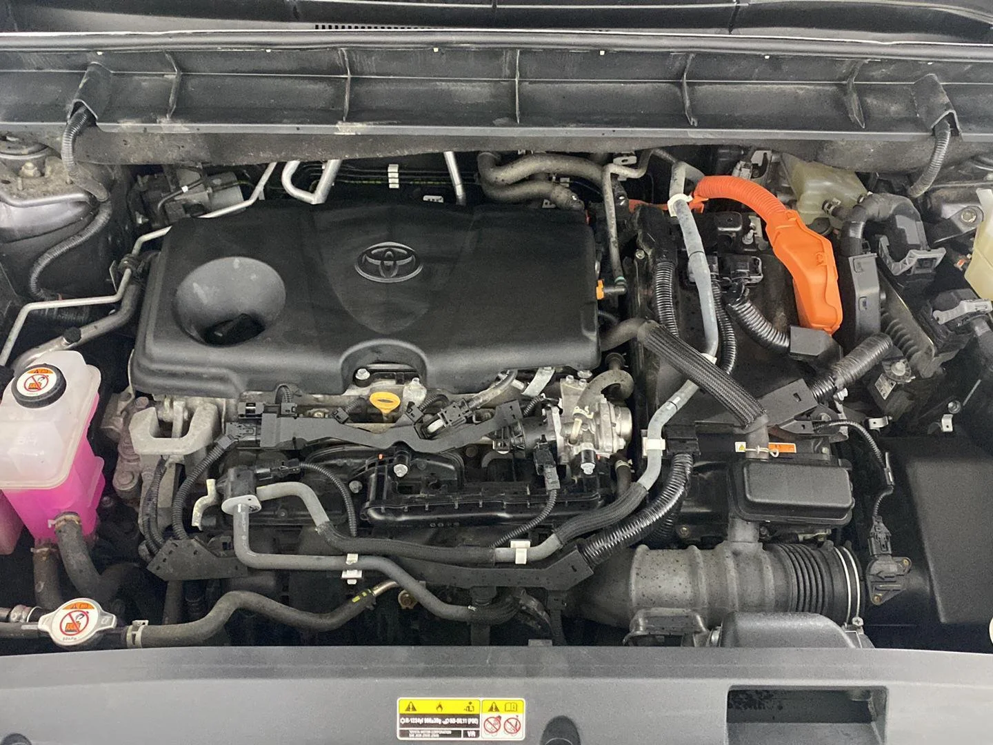 Used 2022 Magnetic Gray Metallic Toyota Platinum image 9
