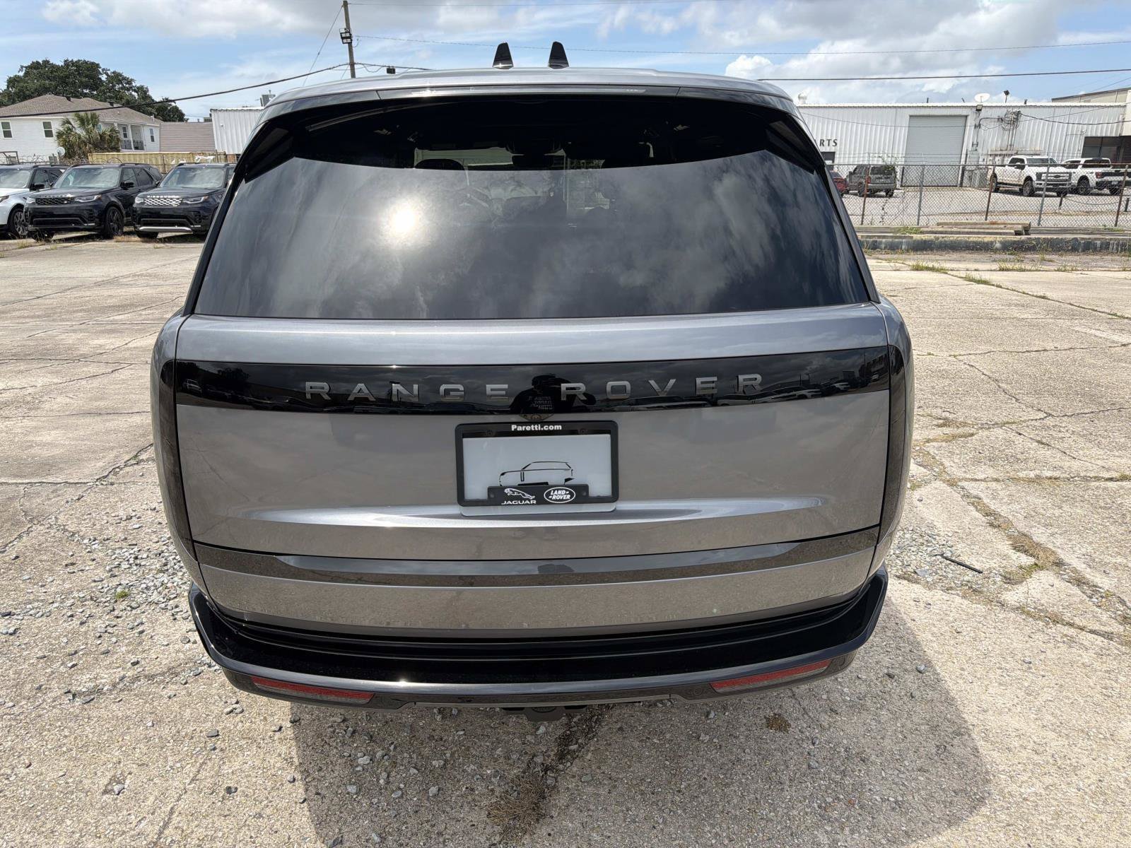New 2026 Eiger Grey Land Rover SE image 7