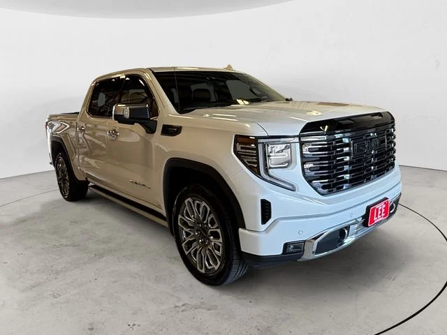 Used 2025 White GMC Denali Ultimate image 8