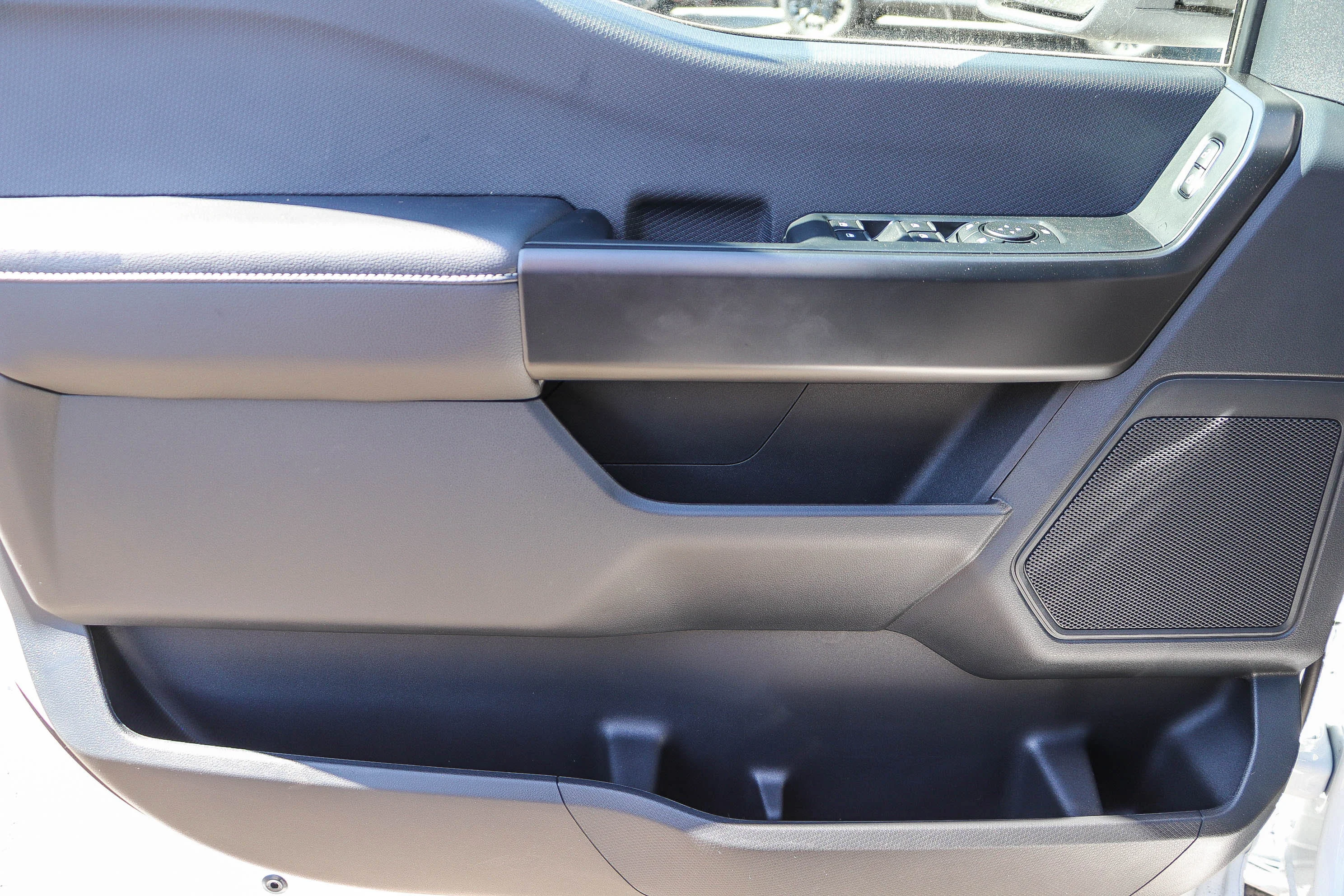New 2026 Oxford White Ford STX image 24