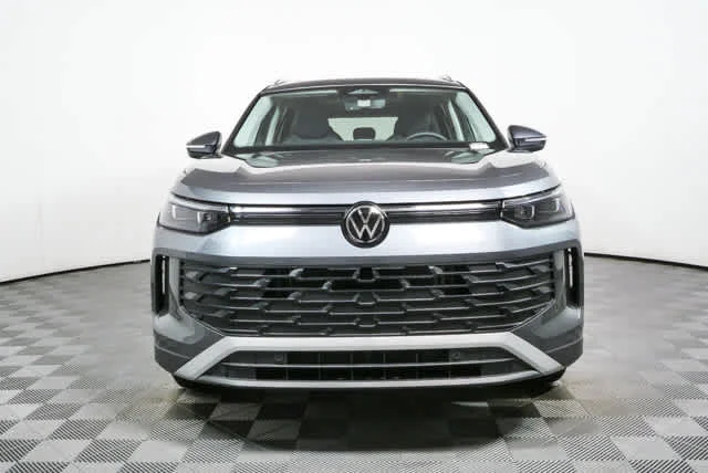 New 2026 Platinum Gray Metallic Volkswagen SE image 33