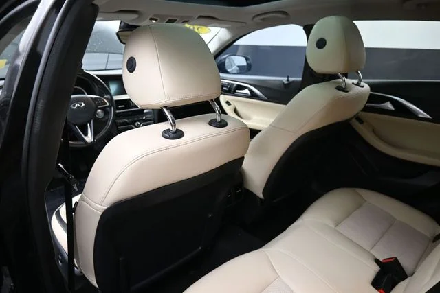 Used 2019 Black INFINITI LUXE image 15