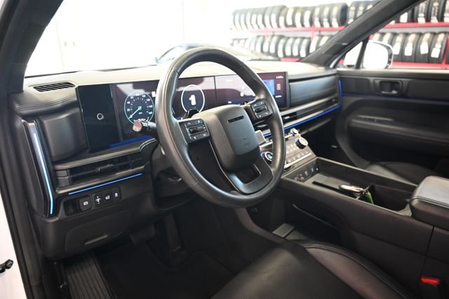 Used 2024 White Hyundai Calligraphy image 23