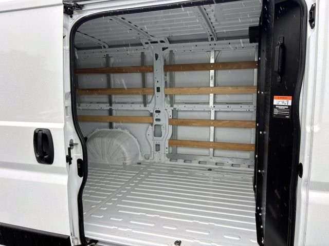 Used 2025 White Ram  image 12