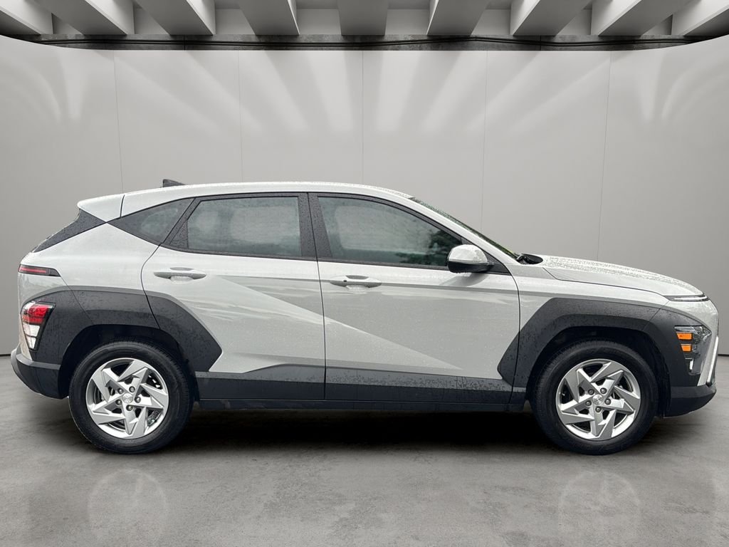 2024 Hyundai Kona SE - Photo 6