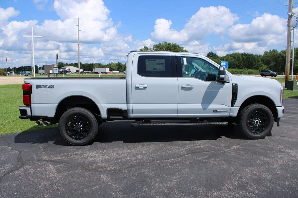 New 2026 Avalanche Ford F-350® XLT image 22