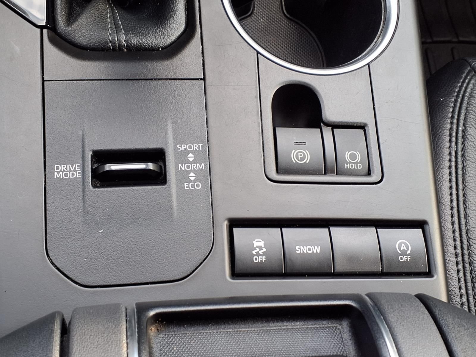 Used 2022 Pearl Toyota L image 14
