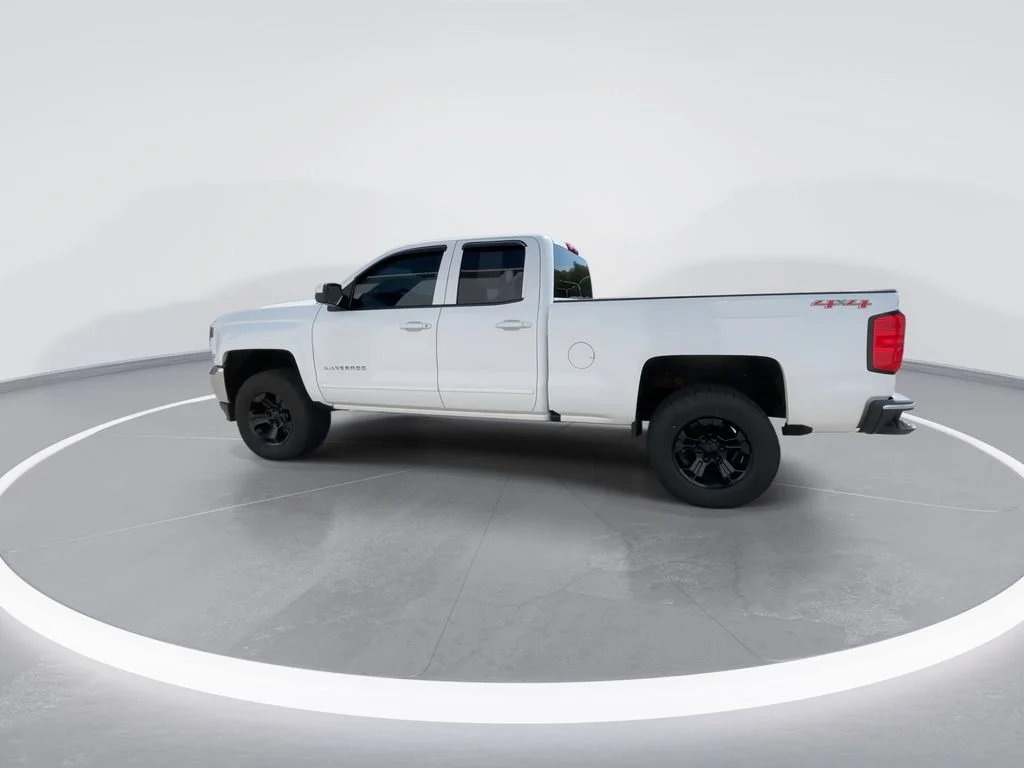 Used 2017 White Chevrolet LT image 6