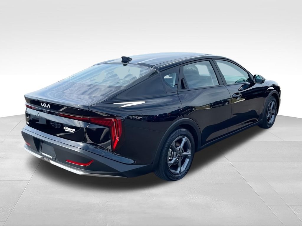 Used 2025 Black Kia LXS image 8