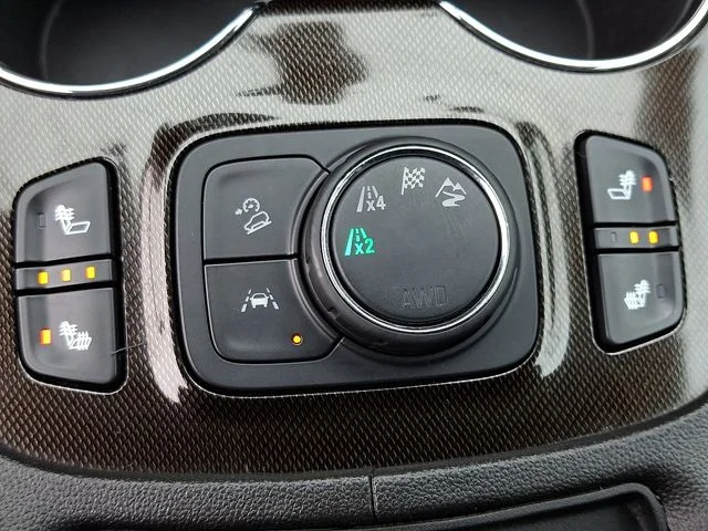 Used 2023 Blue GMC AT4 image 20
