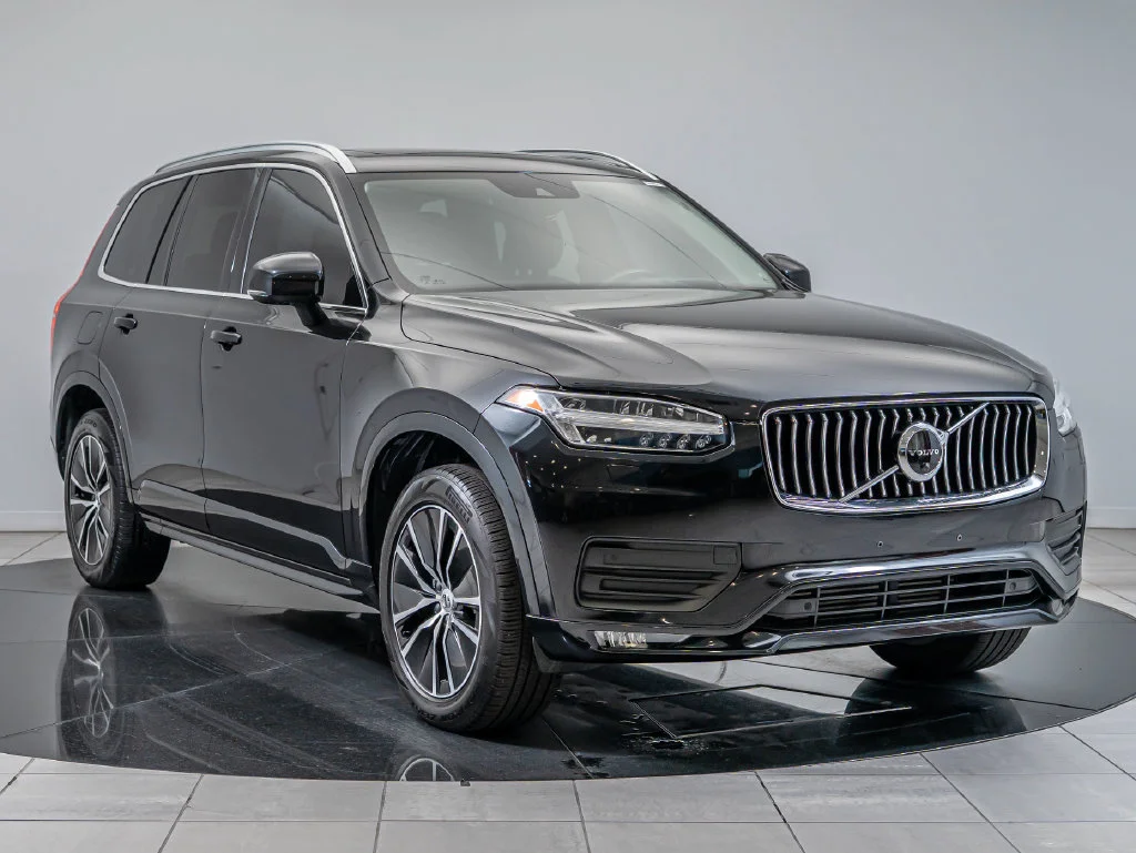 Used 2020 Onyx Black Metallic Volvo T6 Momentum image 12