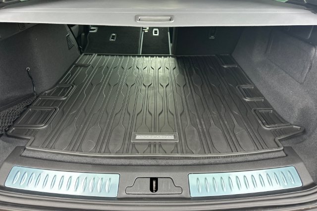 New 2026 Santorini Black Land Rover P250 Base image 14