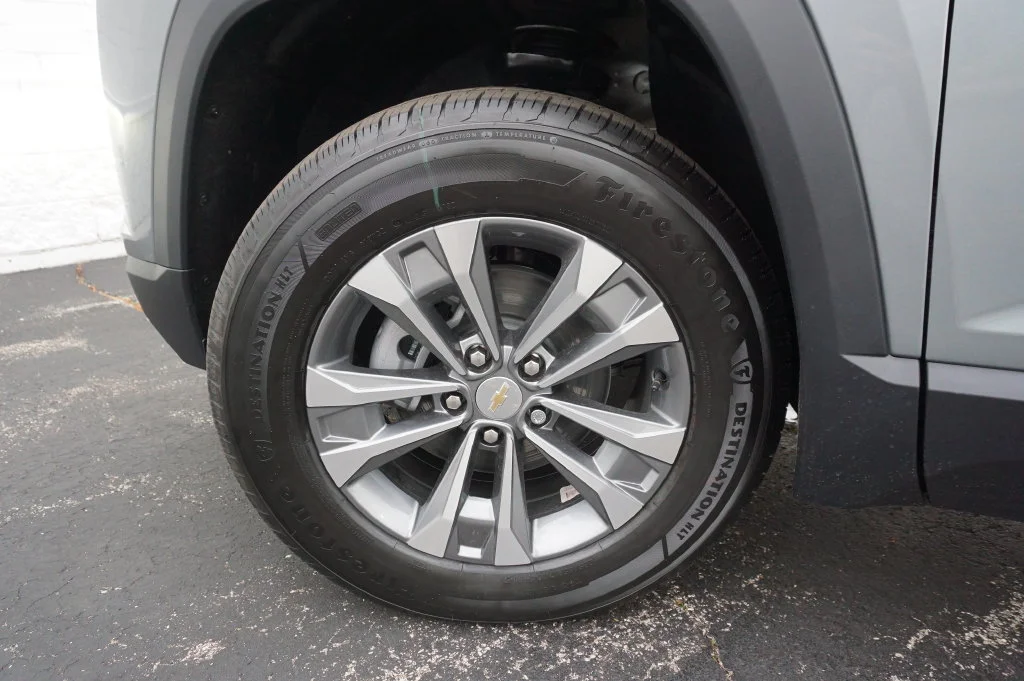 2027 Chevrolet Equinox LT - Photo 27