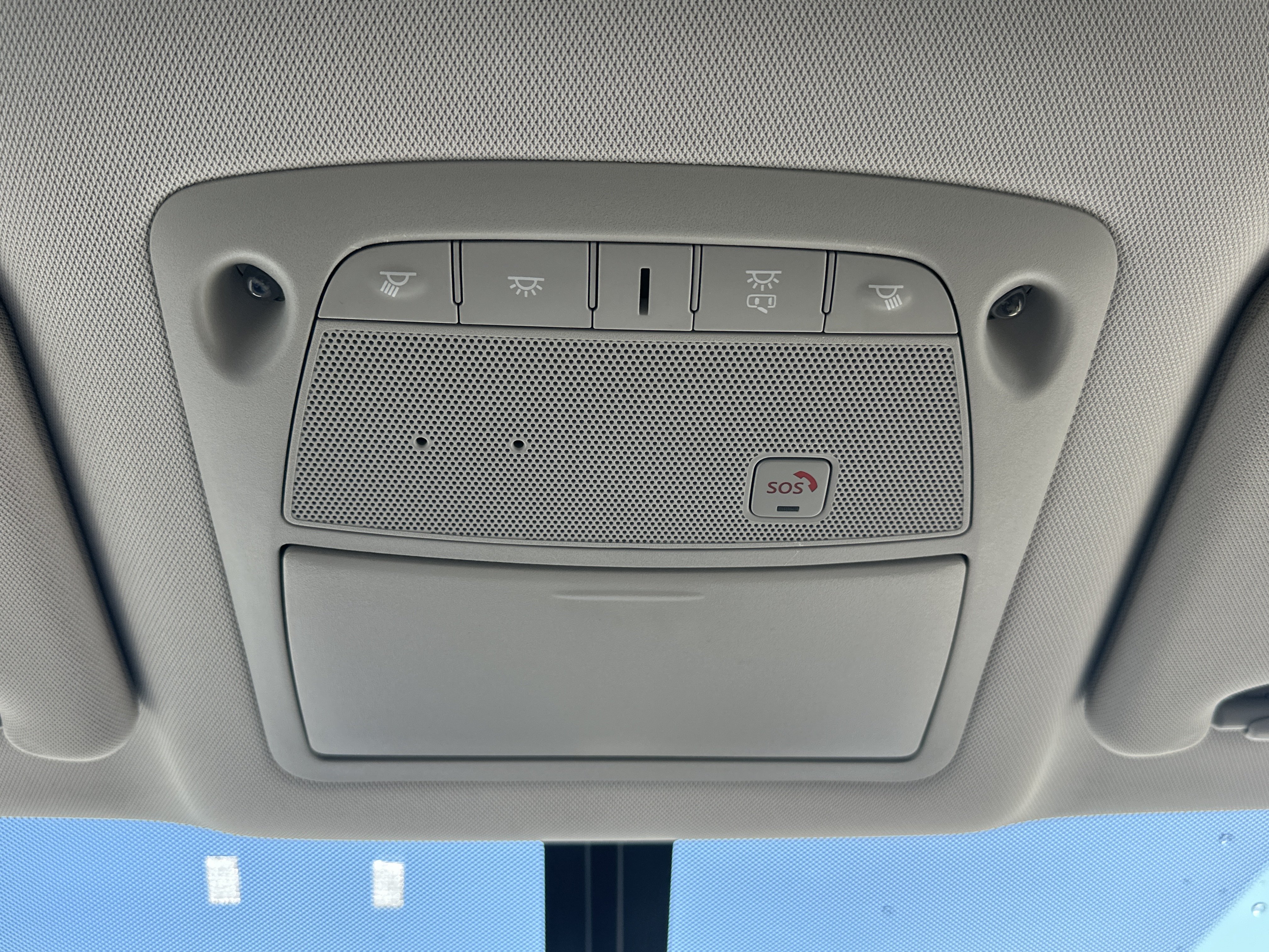 Used 2020 Pearl White Tricoat Nissan SL image 23