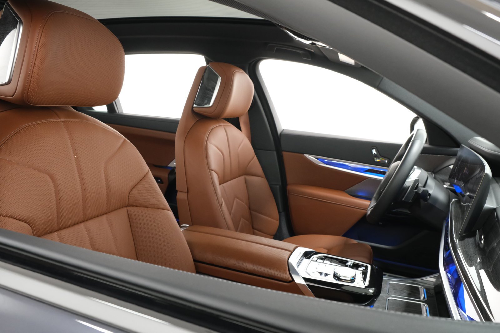2025 BMW 7 Series 760i - Photo 42