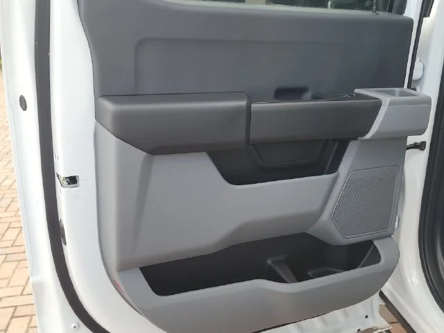 New 2025 Oxford White Ford XL image 14