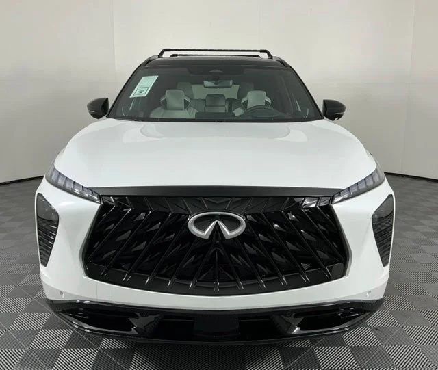 New 2027 White / Black INFINITI AUTOGRAPH image 2