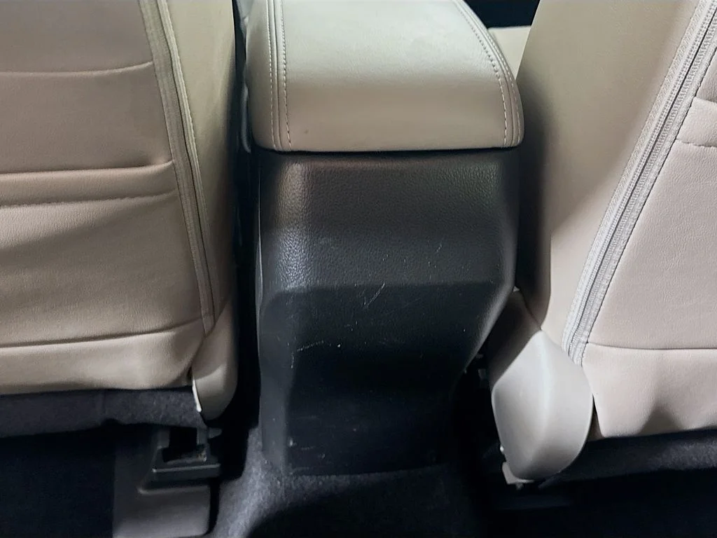 Used 2015 Silver Subaru 2.5i Limited image 31