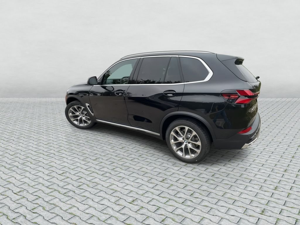 New 2026 Black Sapphire Metallic BMW xDrive40i image 6