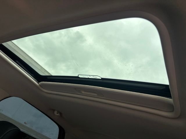 Used 2019 Silver Ford SE image 10