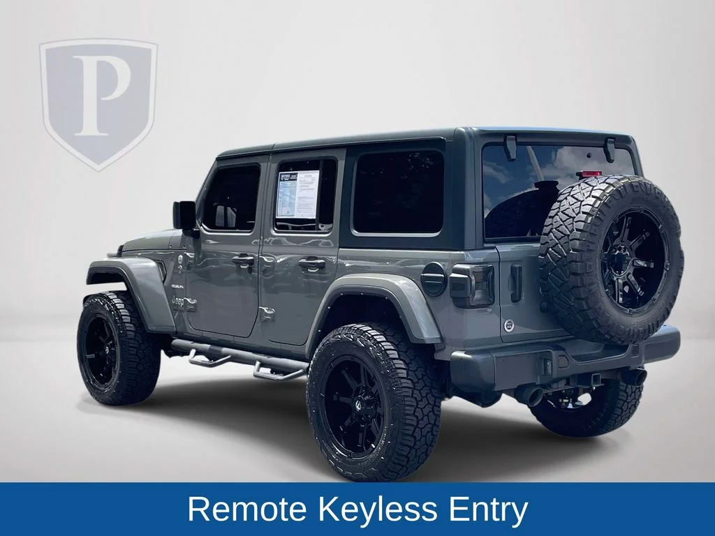 Used 2022 Gray Jeep Unlimited Sahara image 6