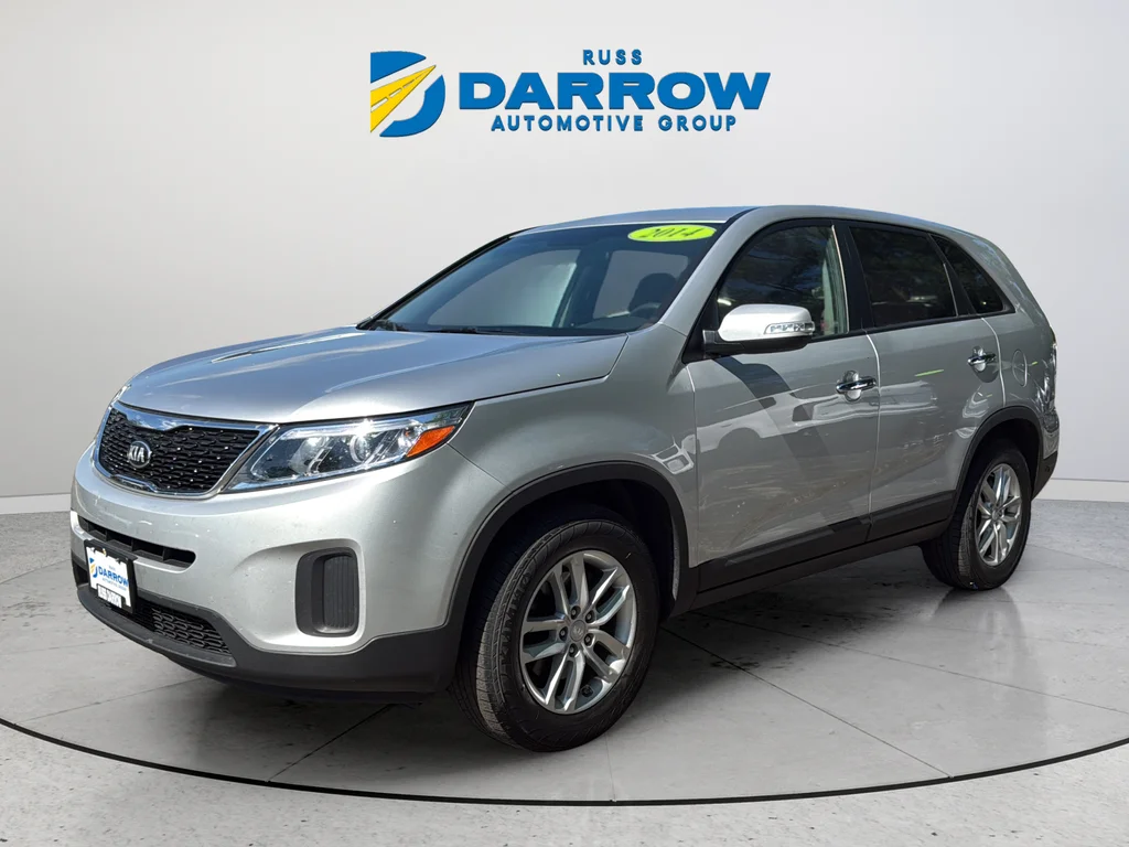 Used 2014 Silver Kia LX image 1