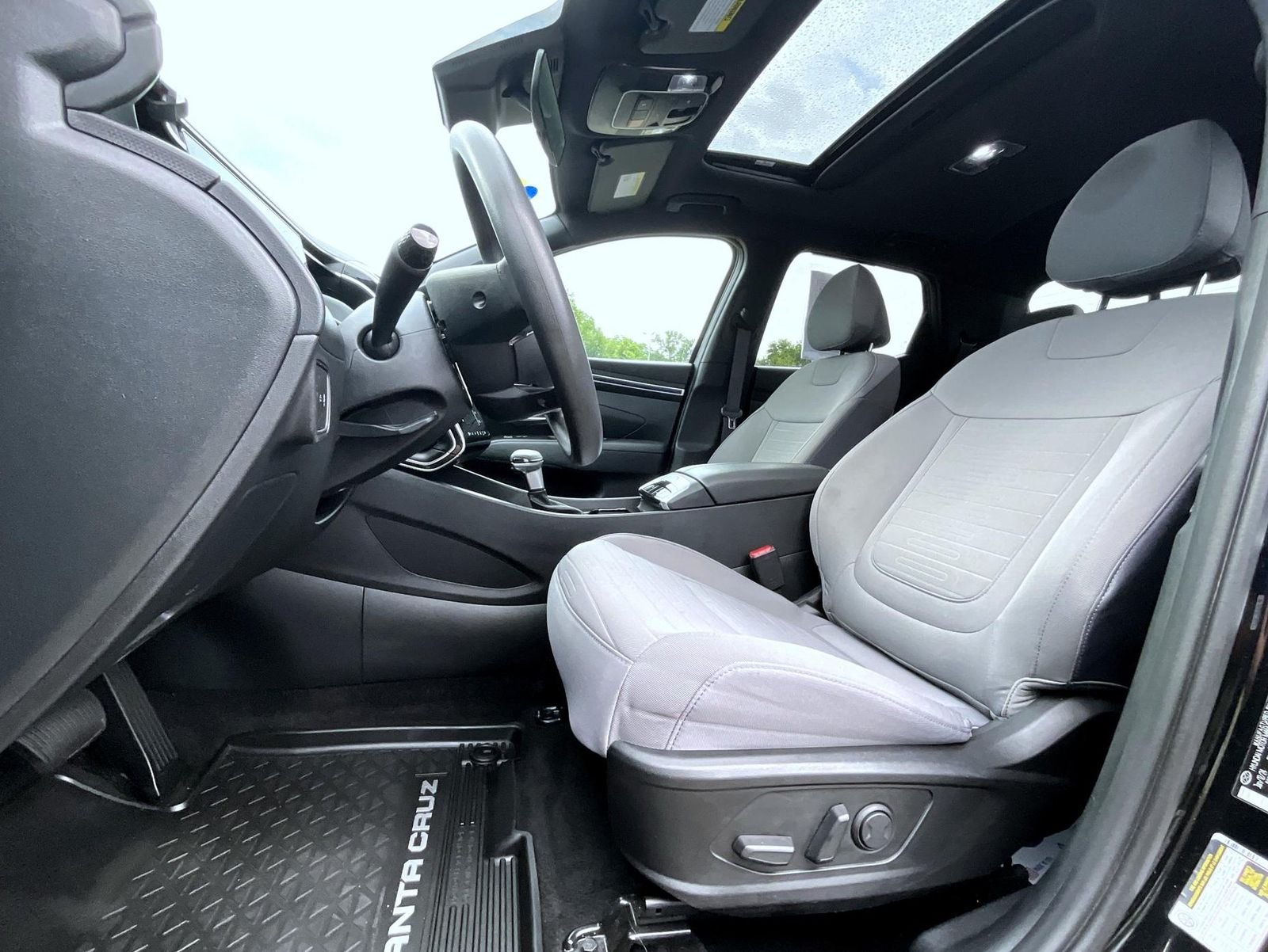 Used 2024 Black Hyundai SEL image 11