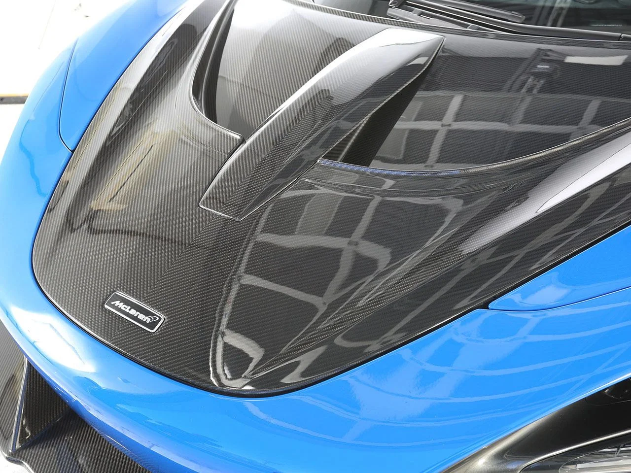 Used 2018 Blue McLaren Performance image 17