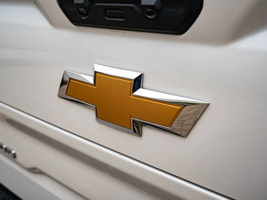 Used 2024 Iridescent Pearl Tricoat Chevrolet High Country image 18