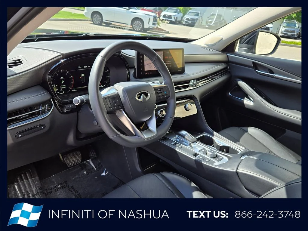 Certified Used 2026 Black INFINITI LUXE image 4