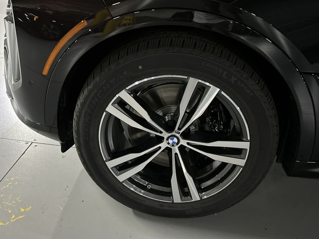 New 2027 Black Sapphire Metallic BMW xDrive40i image 10