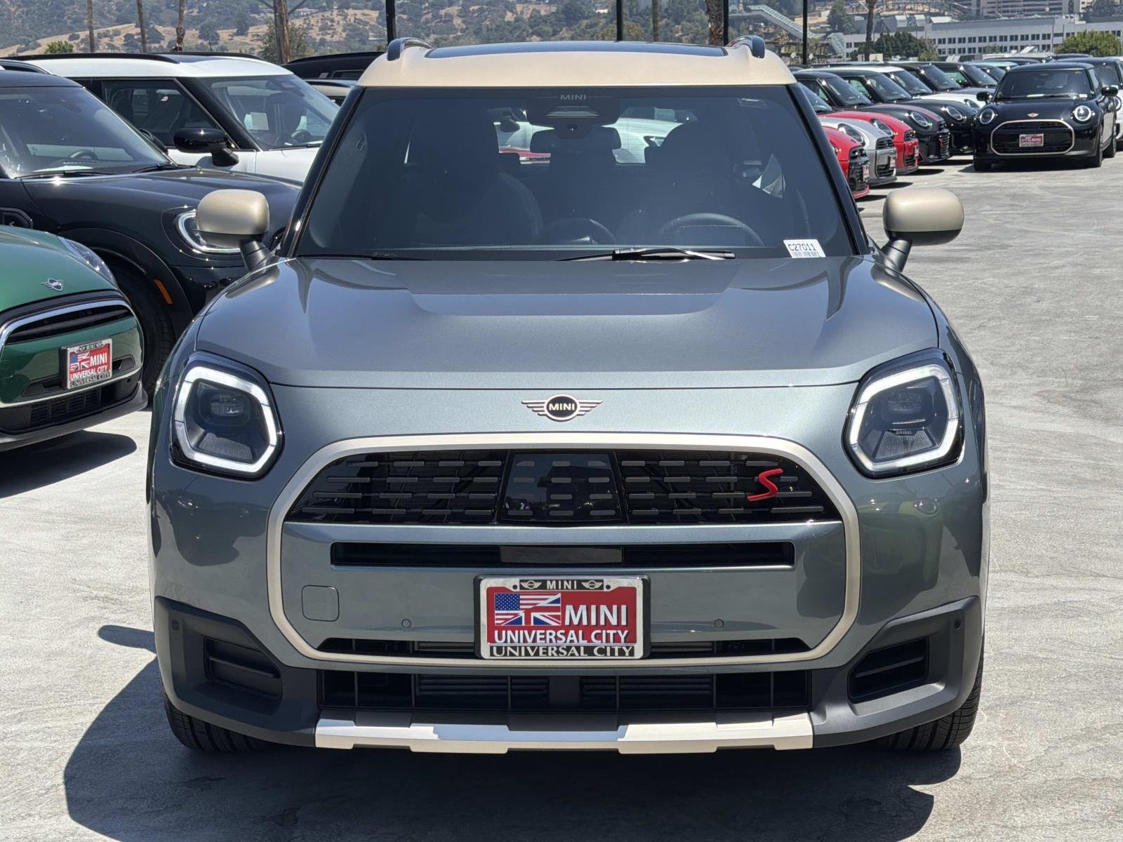 New 2027 0C71 Smokey Green Metallic MINI Signature Plus image 2