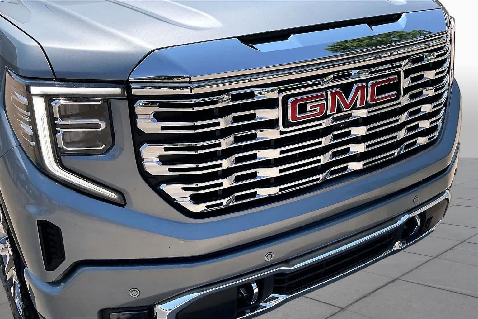 Used 2023 Sterling Metallic GMC Denali image 29