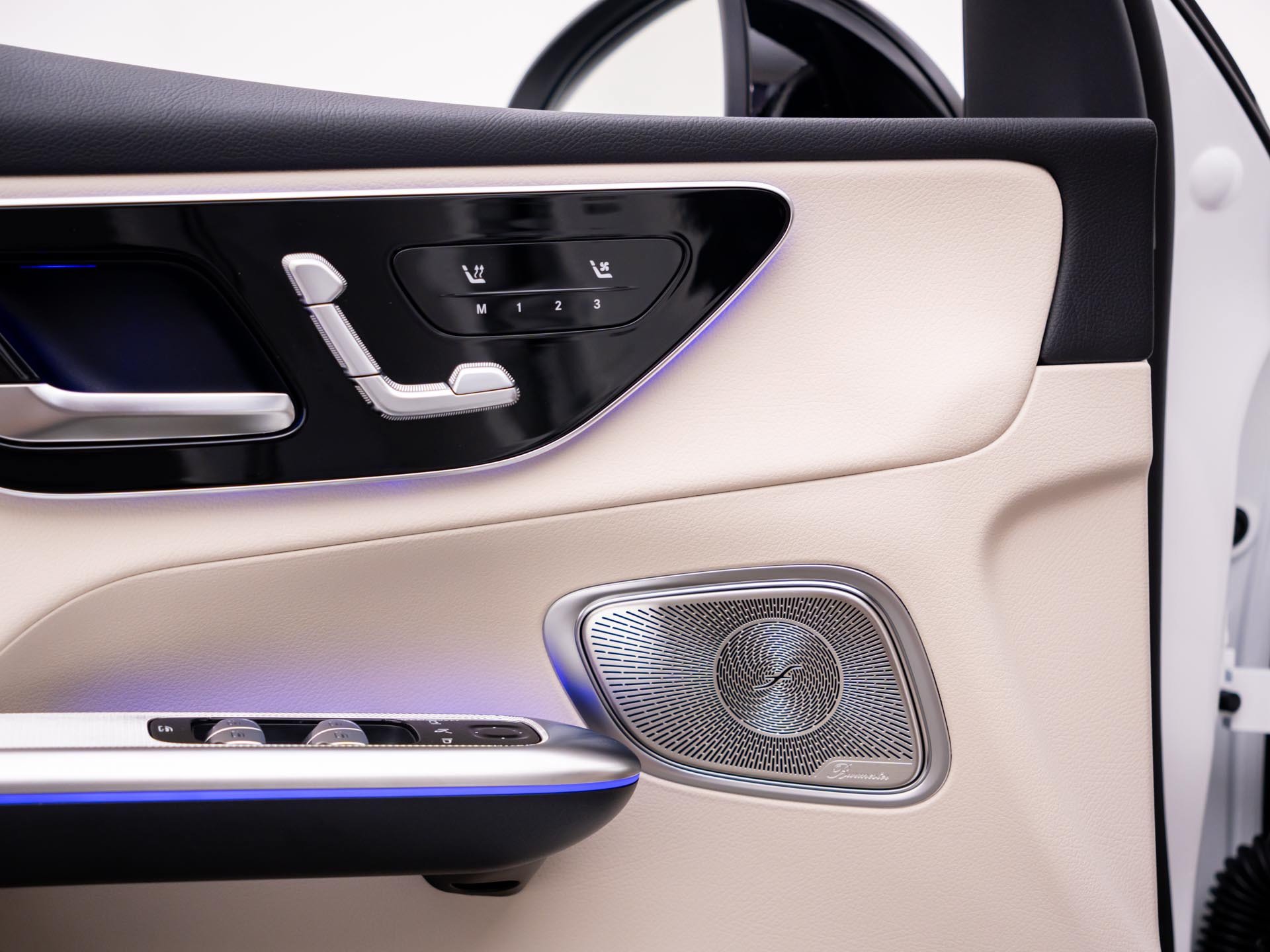 New 2027 White Mercedes-Benz GLC 300 Coupe image 15