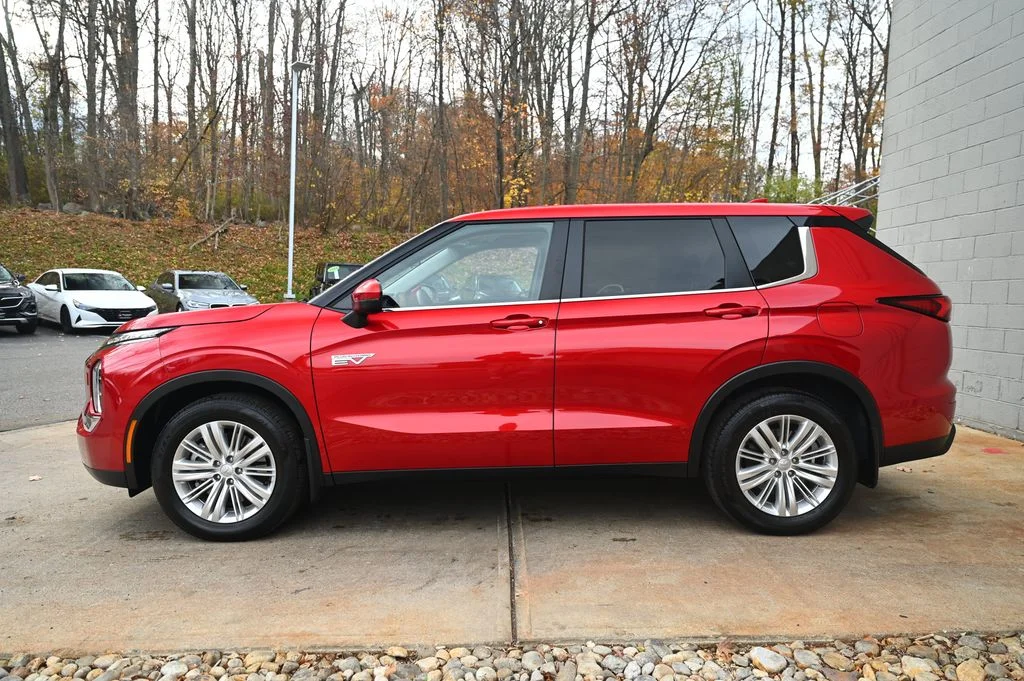 Used 2024 Red Mitsubishi ES image 11