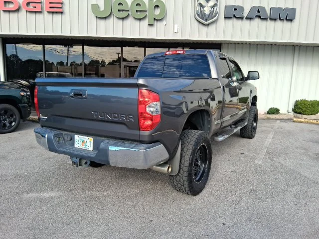 Used 2014 Gray Toyota SR5 image 4