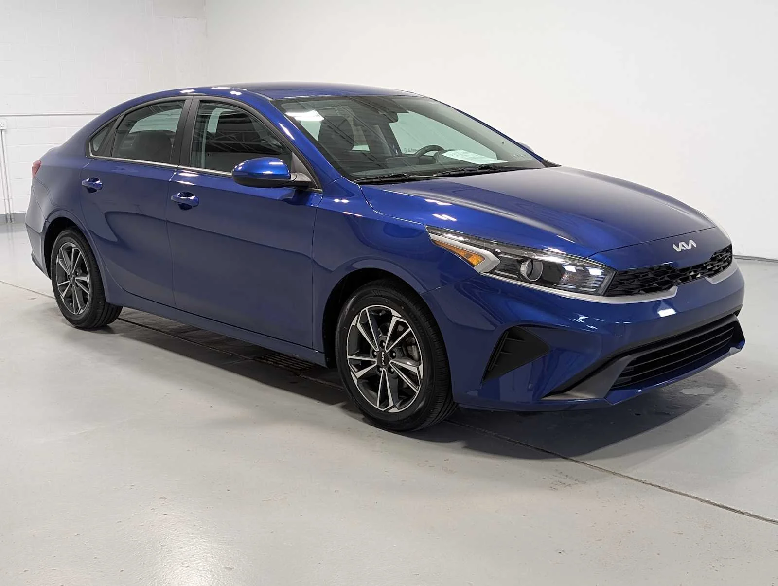 Certified Used 2023 Deep Sea Blue Kia LXS image 6