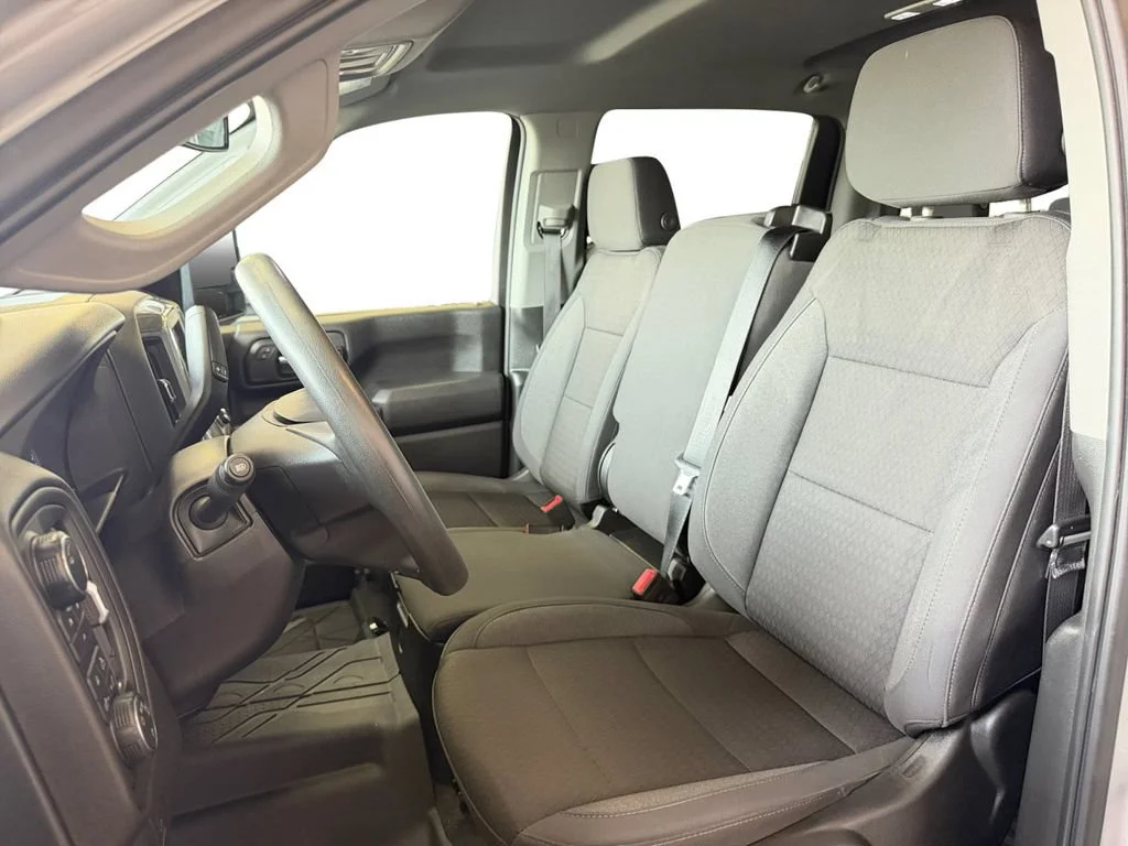 Used 2025 Slate Gray Metallic Chevrolet Custom image 25