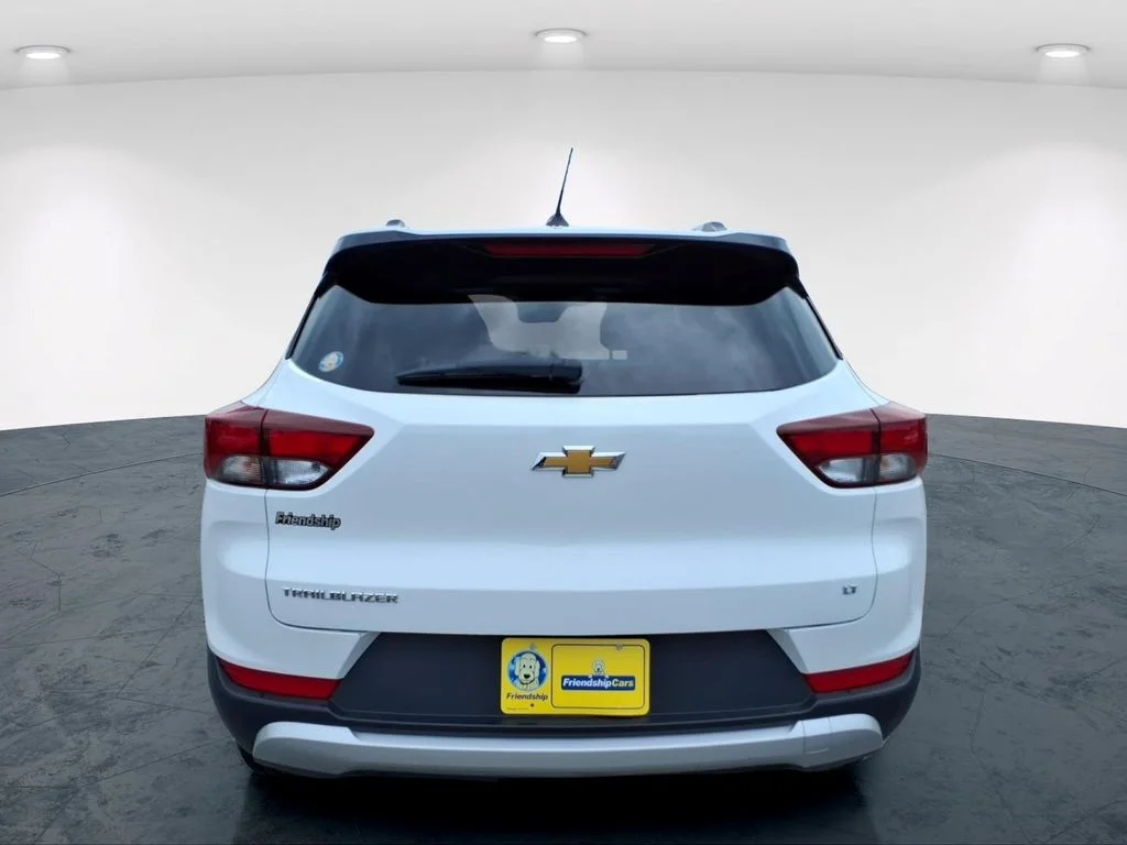 Used 2024 White Chevrolet LT image 10