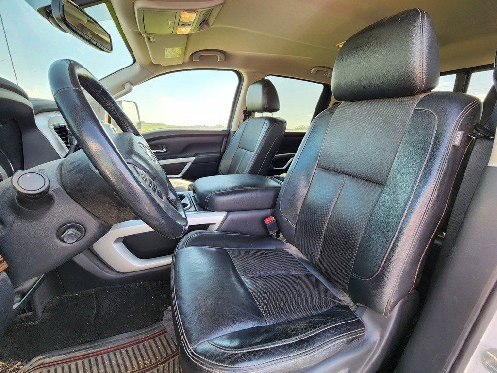 Used 2019 Pearl White Nissan SL image 4